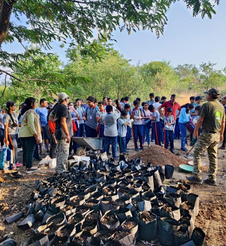 Students from Kalyani School and Hutchings school joined at Anandvan Nursery