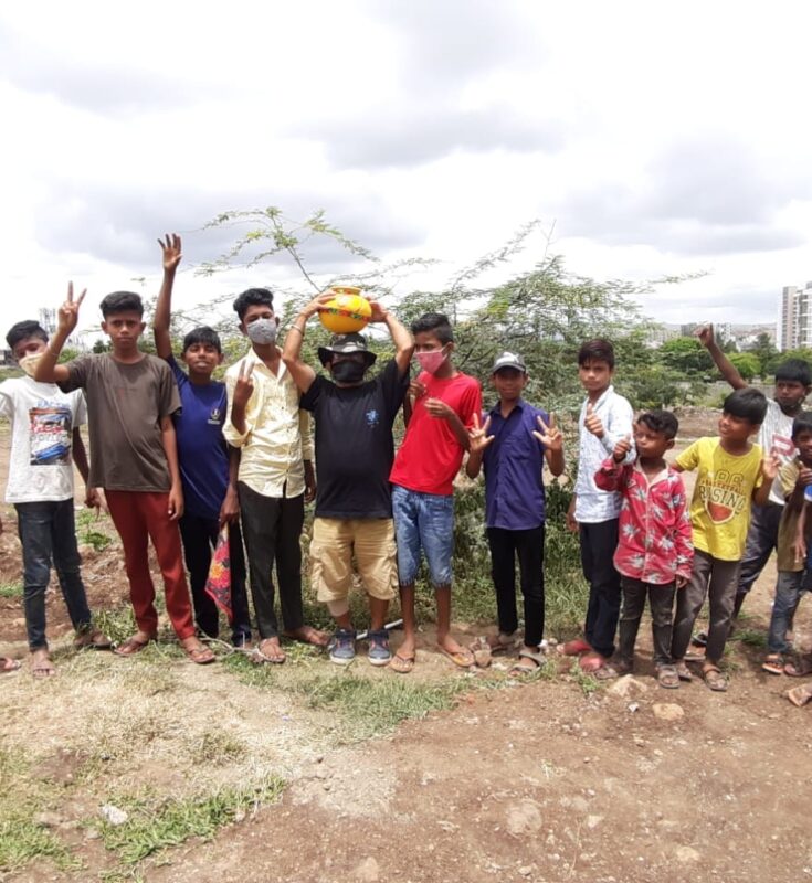 Young Toli of Volunteers from Krishna Nagar join AVMM for Tree Plantation Program